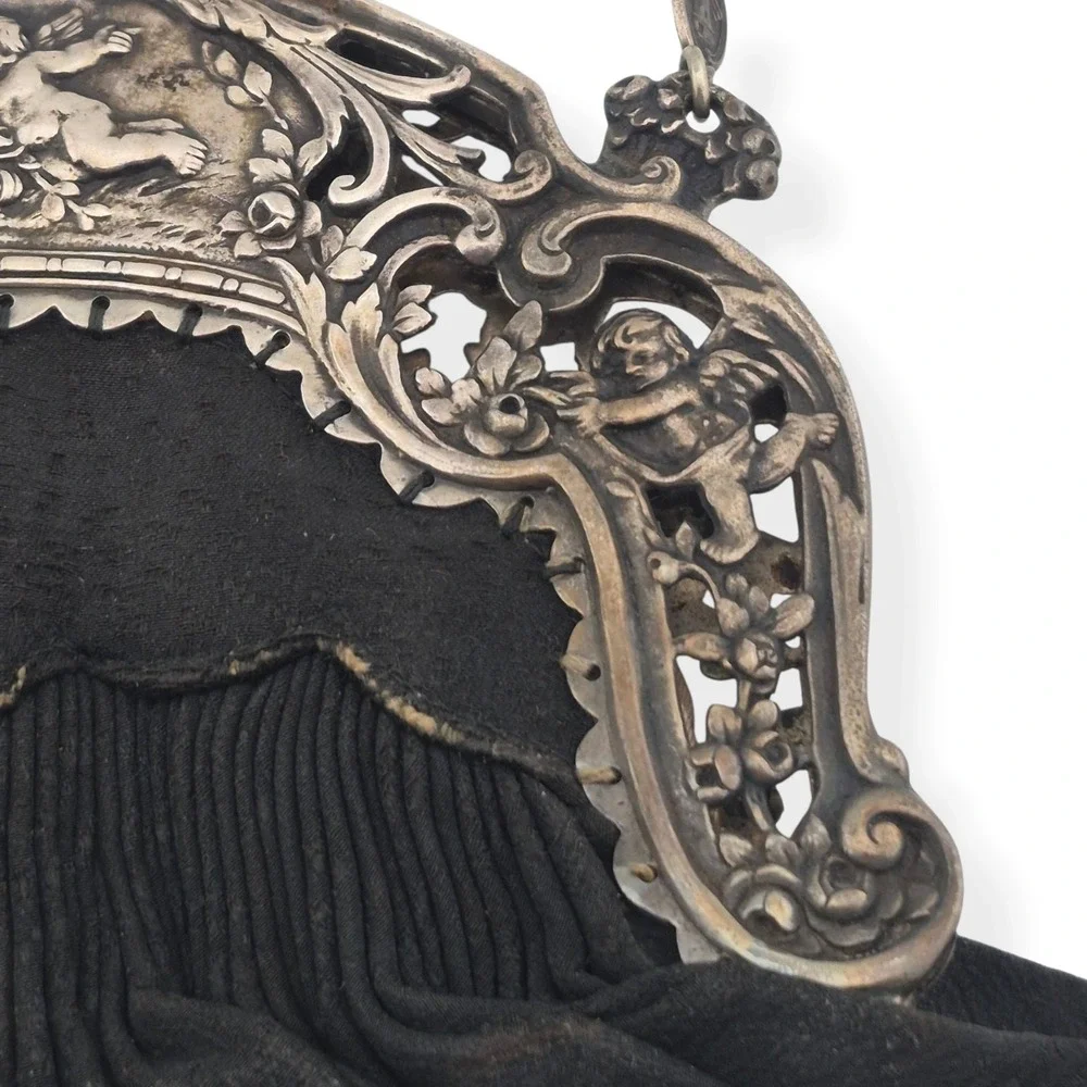 Antique Sterling Silver Cherub Opera Purse S1 Medallion Chain 11.5oz Victorian